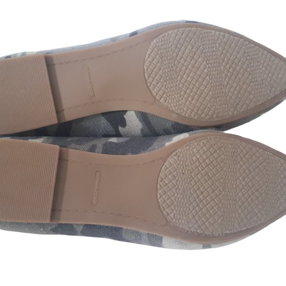 Sugar Women Fabric Camoflauge Shoe Size 6M Pointed Toe Slip On Flats - Picture 5 of 7
